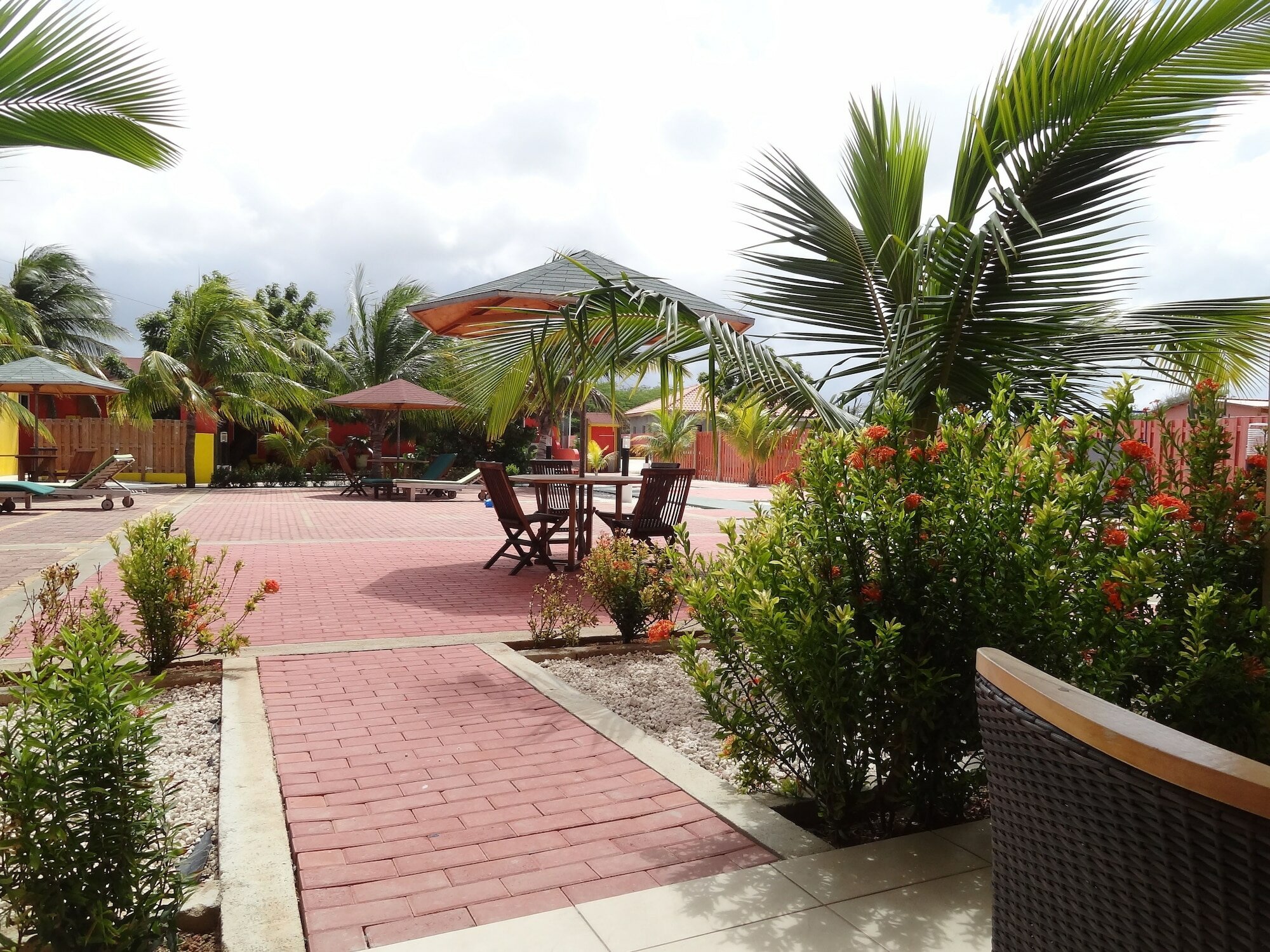 Фото Del Rey Apartments