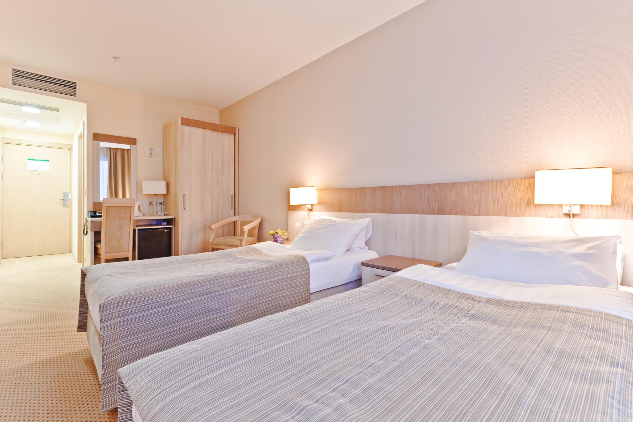 Фото East Gate Hotel