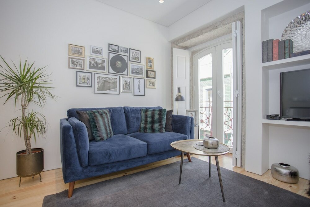 Фото Liiiving in Porto - Cozy & Chic Downtown