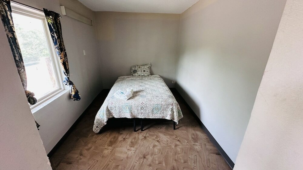 Фото Hallmark Inn by Oyo Fort Wayne