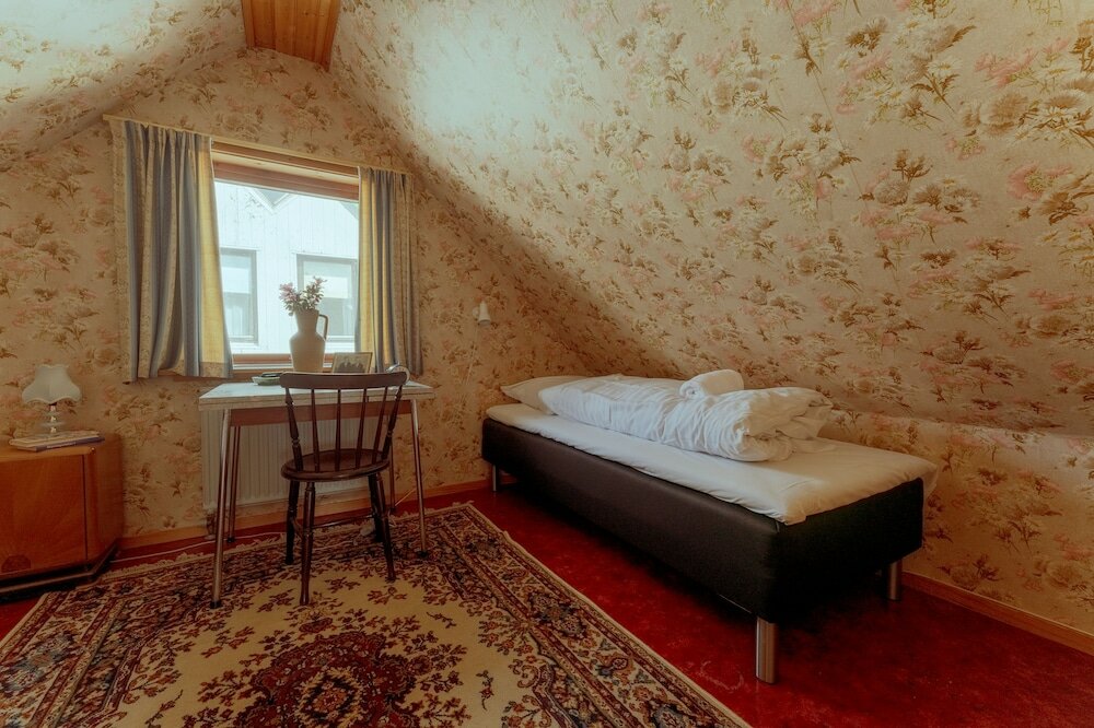 Фото Charming 3 Br Home Scenic Village Nature