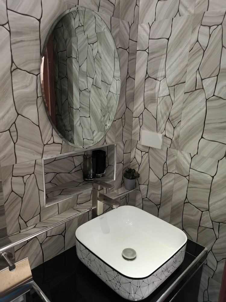 Фото Avana Hills Tagaytay