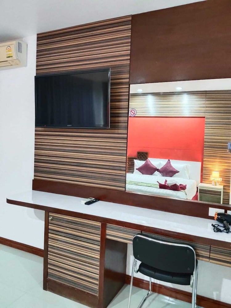 Фото Patong Max Value Hotel