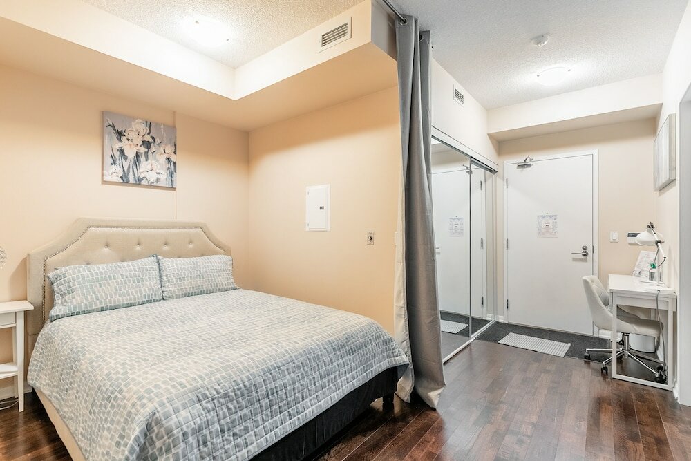 Фото Апарт-отель Globalstay Magnificent Toronto Condos