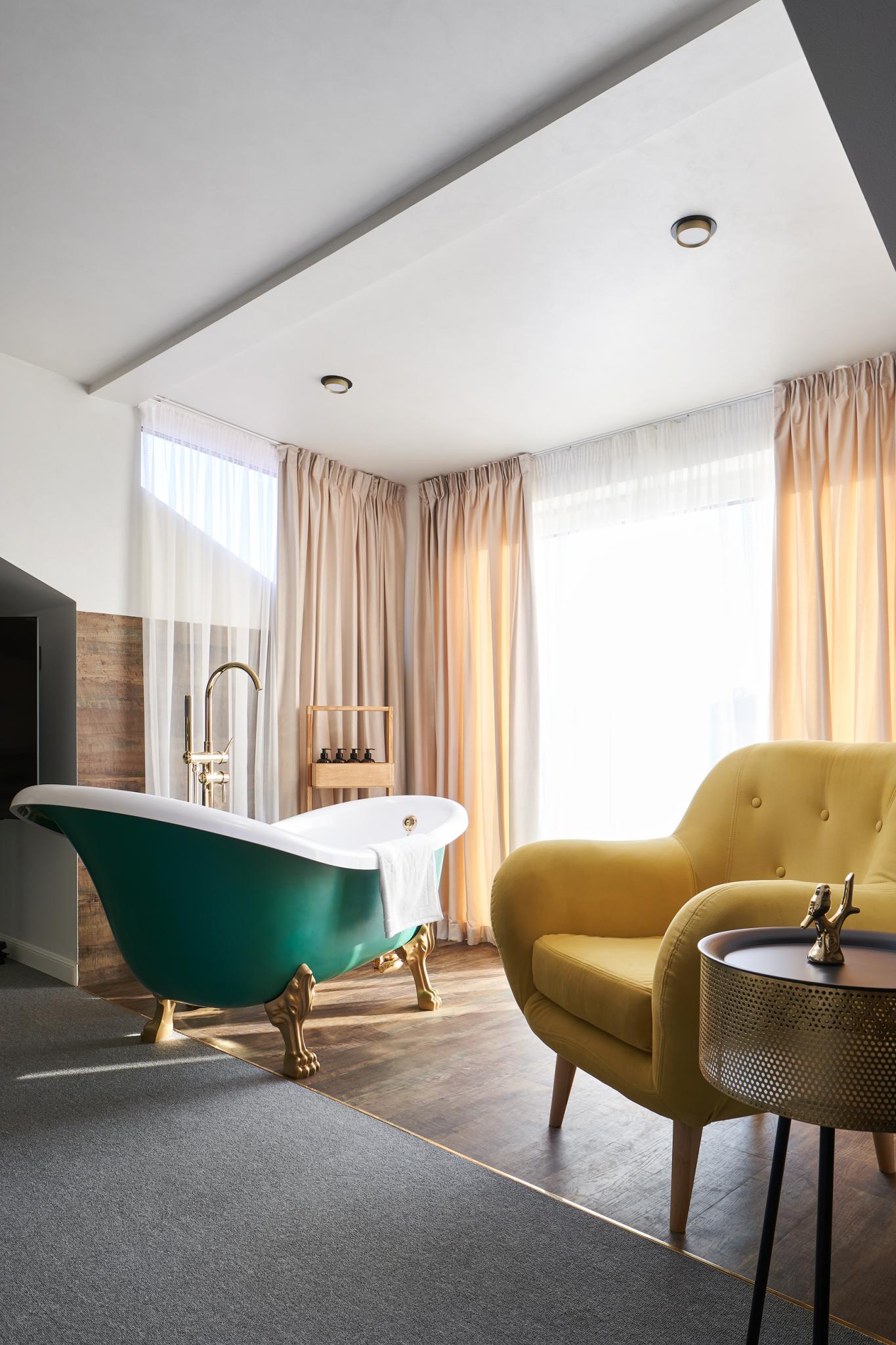 Фото отеля 2