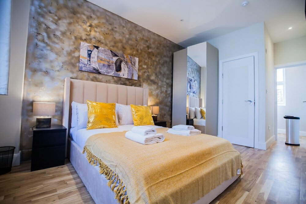 Фото Luxury Fulham 3 bedroom Garden House