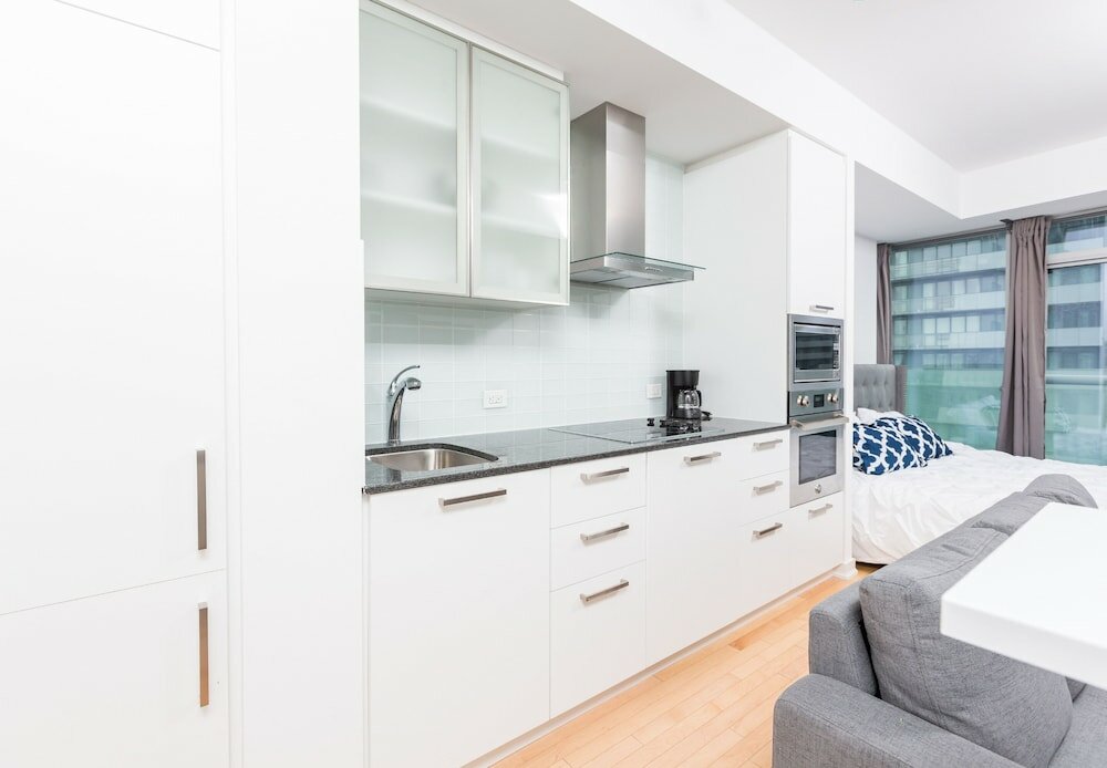 Фото Downtown-CN Tower-Jays