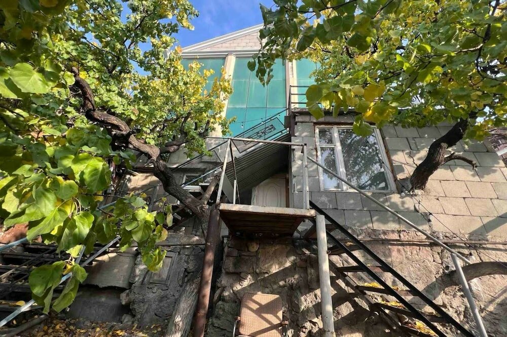 Фото Yoga Home Ретритный центр, гест-хаус и йога-студия в Ереване