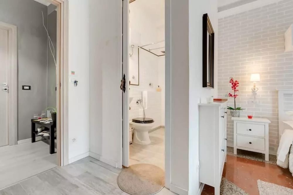 Фото Moonlight Inn Guest House