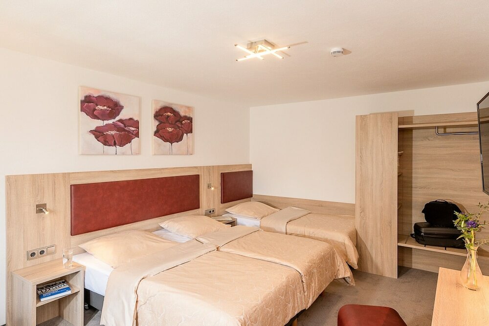 Фото Hotel Garni Altes Brauhaus