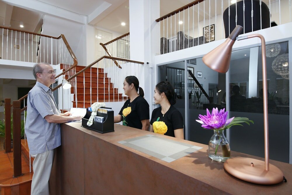 Фото Ratchadamnoen Residence