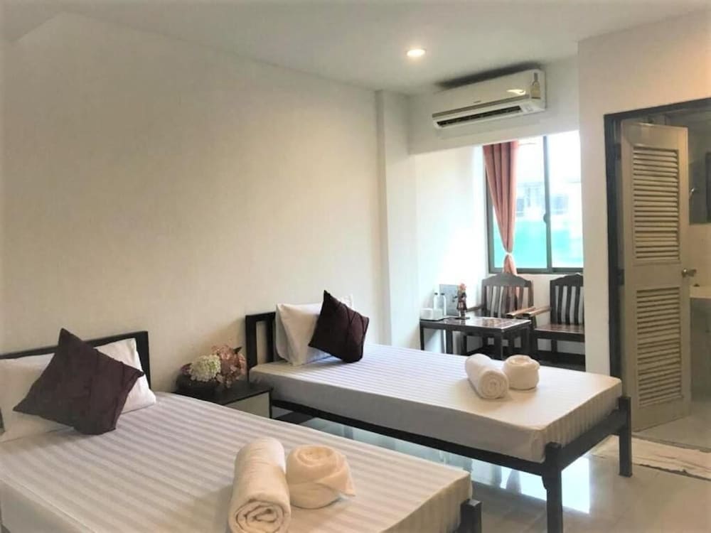 Фото Traveller Inn Hotel