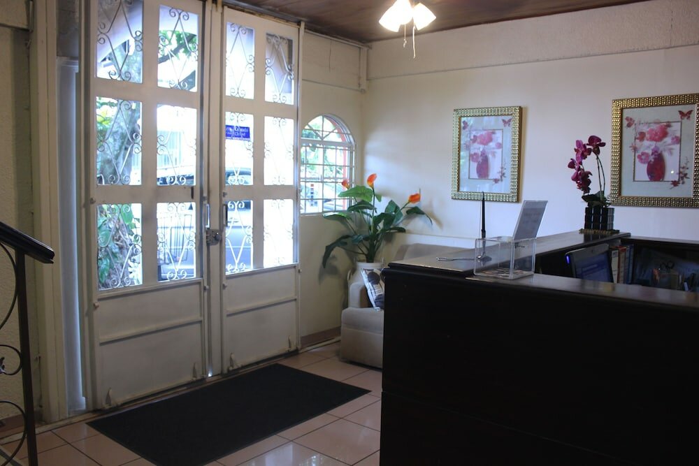 Фото Hotel Tazumal House