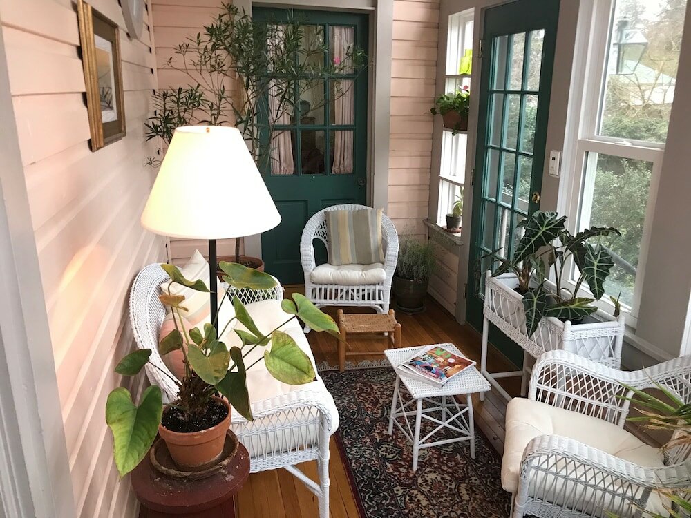 Фото Charles Bass House Bed & Breakfast