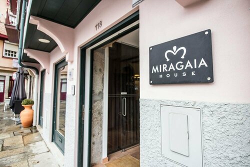 Гостиница Miragaia House в Порту