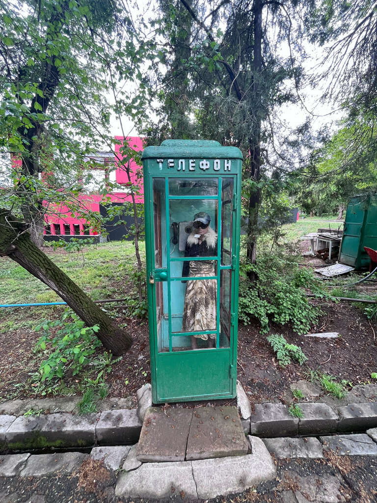 Достопримечательность Телефонная будка, Гюмри, фото