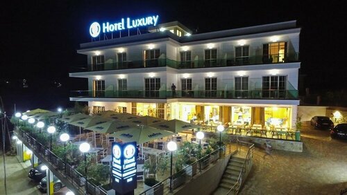 Гостиница Hotel Luxury в Ксамиле