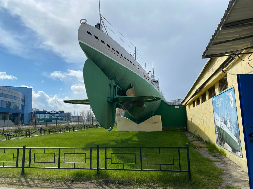 Monument to technology Submarine D-2 Narodovolets, Saint Petersburg, photo