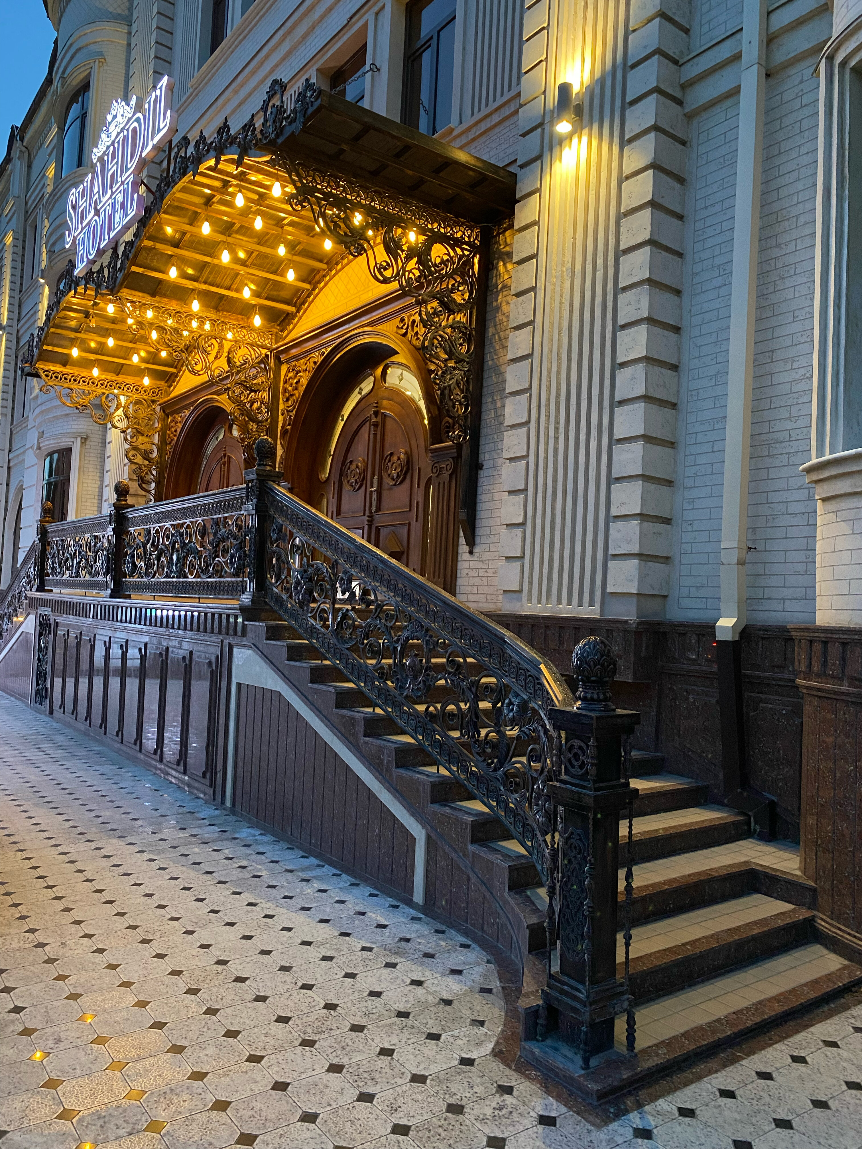 Фото отеля 2