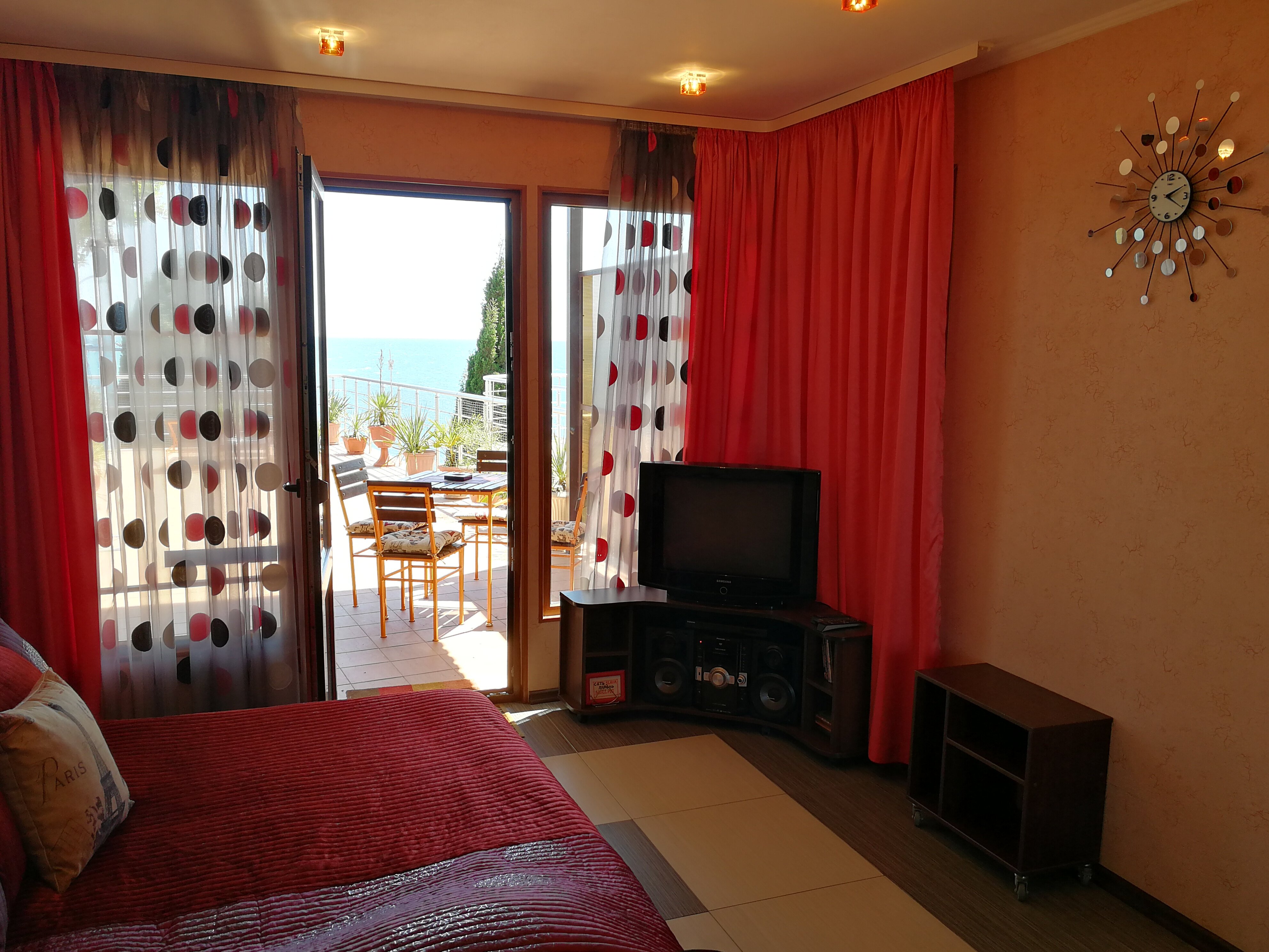 Фото отеля 2