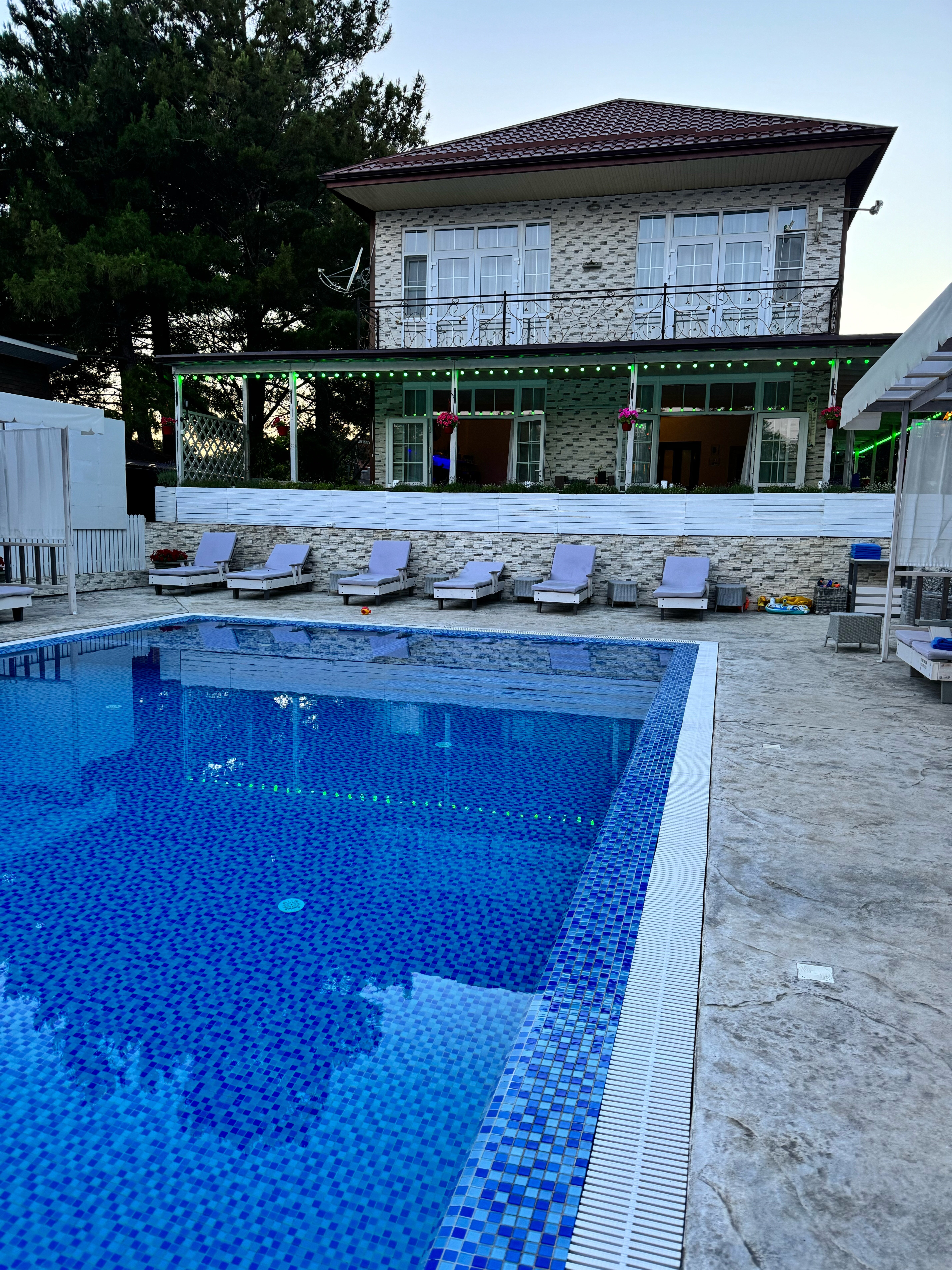 Фото Кромвель Вайт