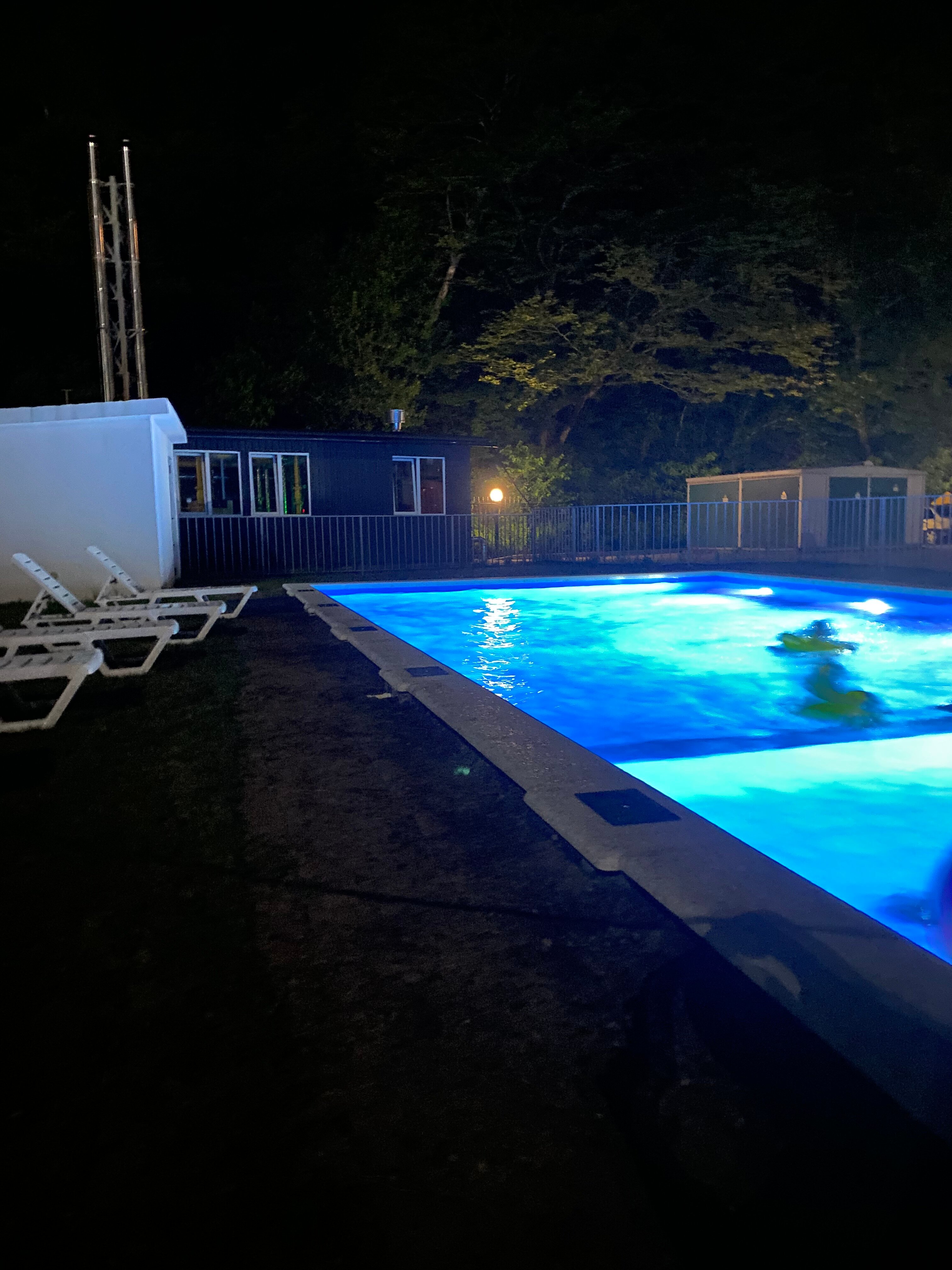 Фото Апартаменты с бассейном