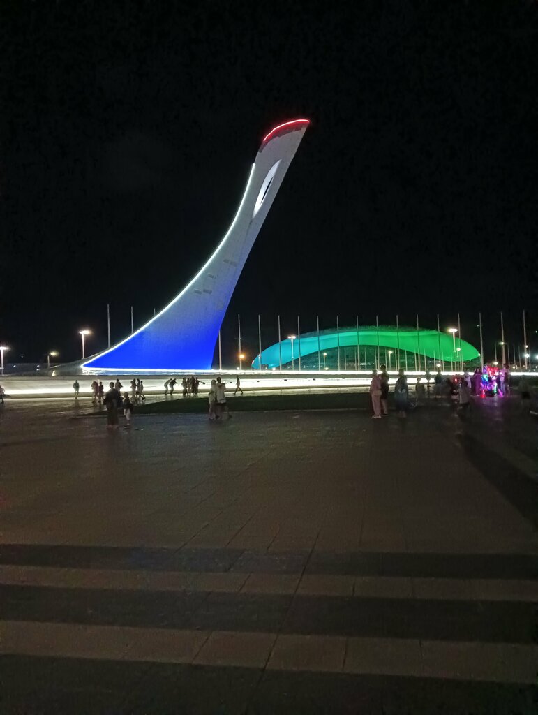 Парк аттракционов Star Wars: Galaxy's Edge, Анахайм, фото