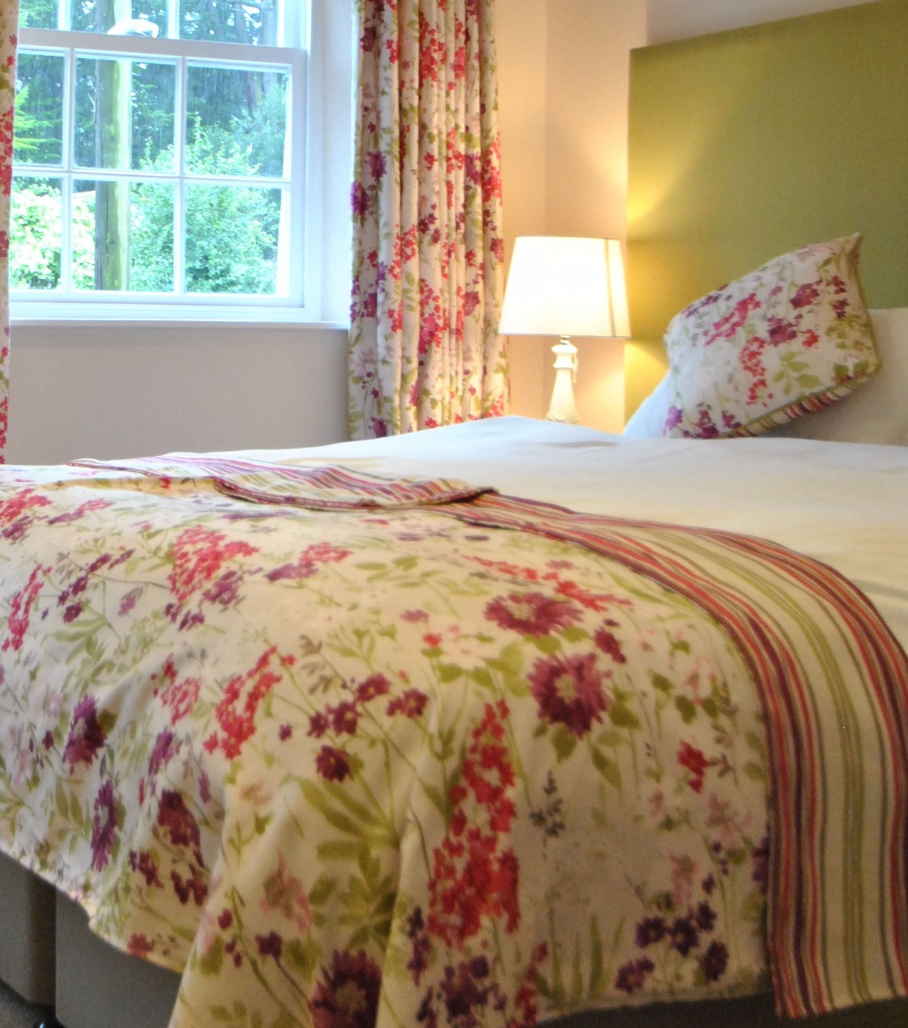 Фото The Hood Arms