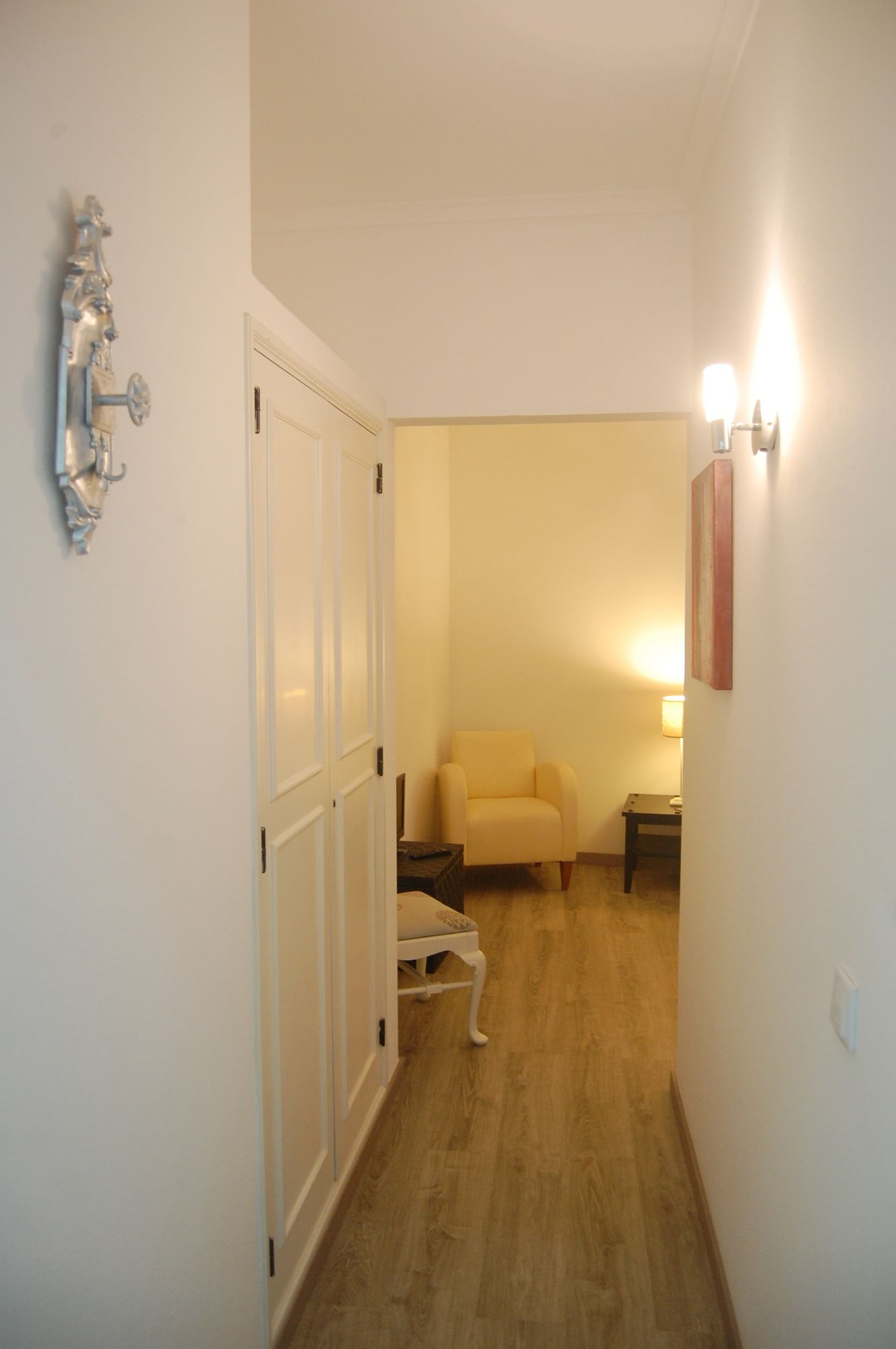 Фото Suites Inn Lagos