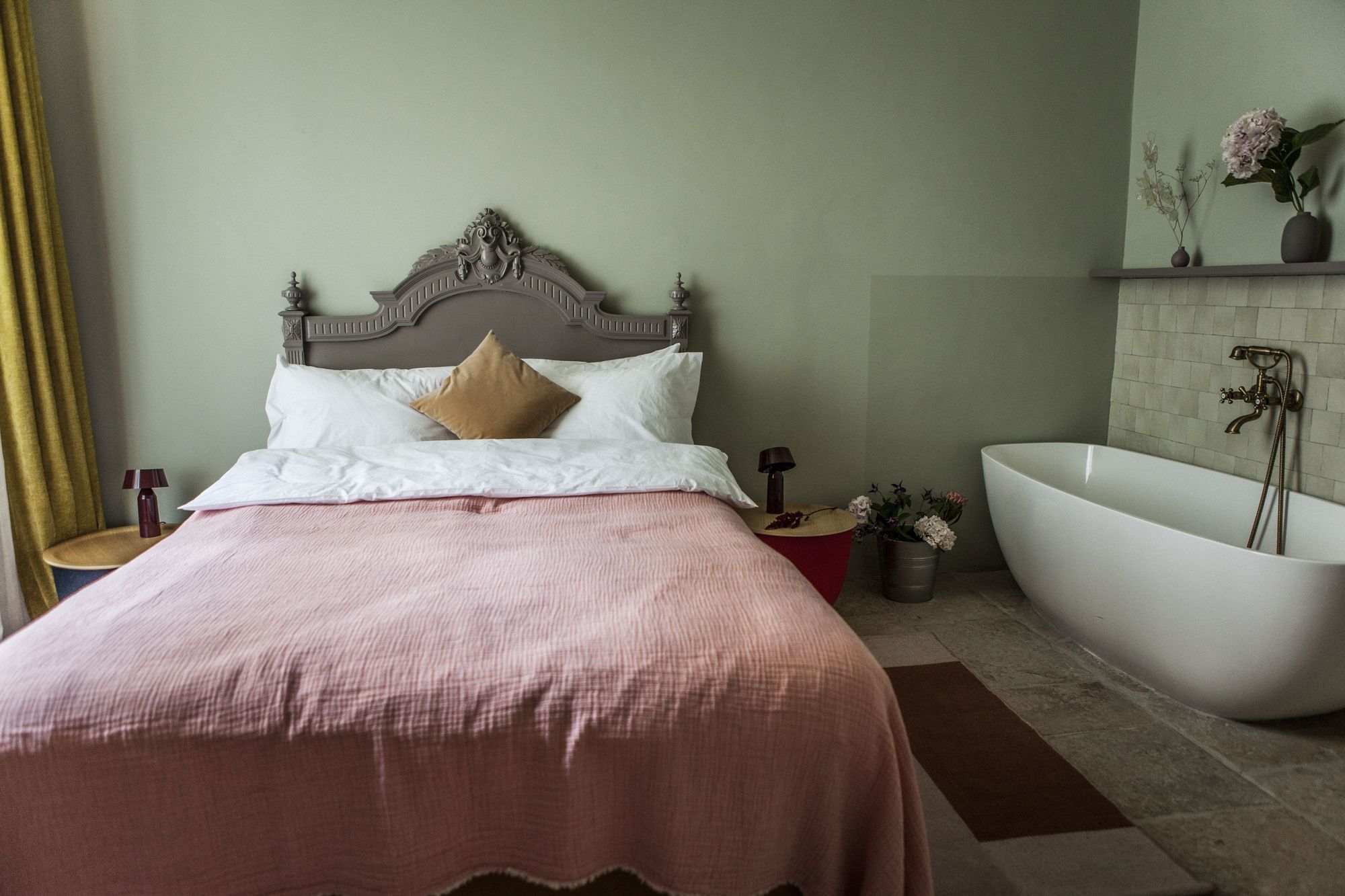 Фото The Emerald