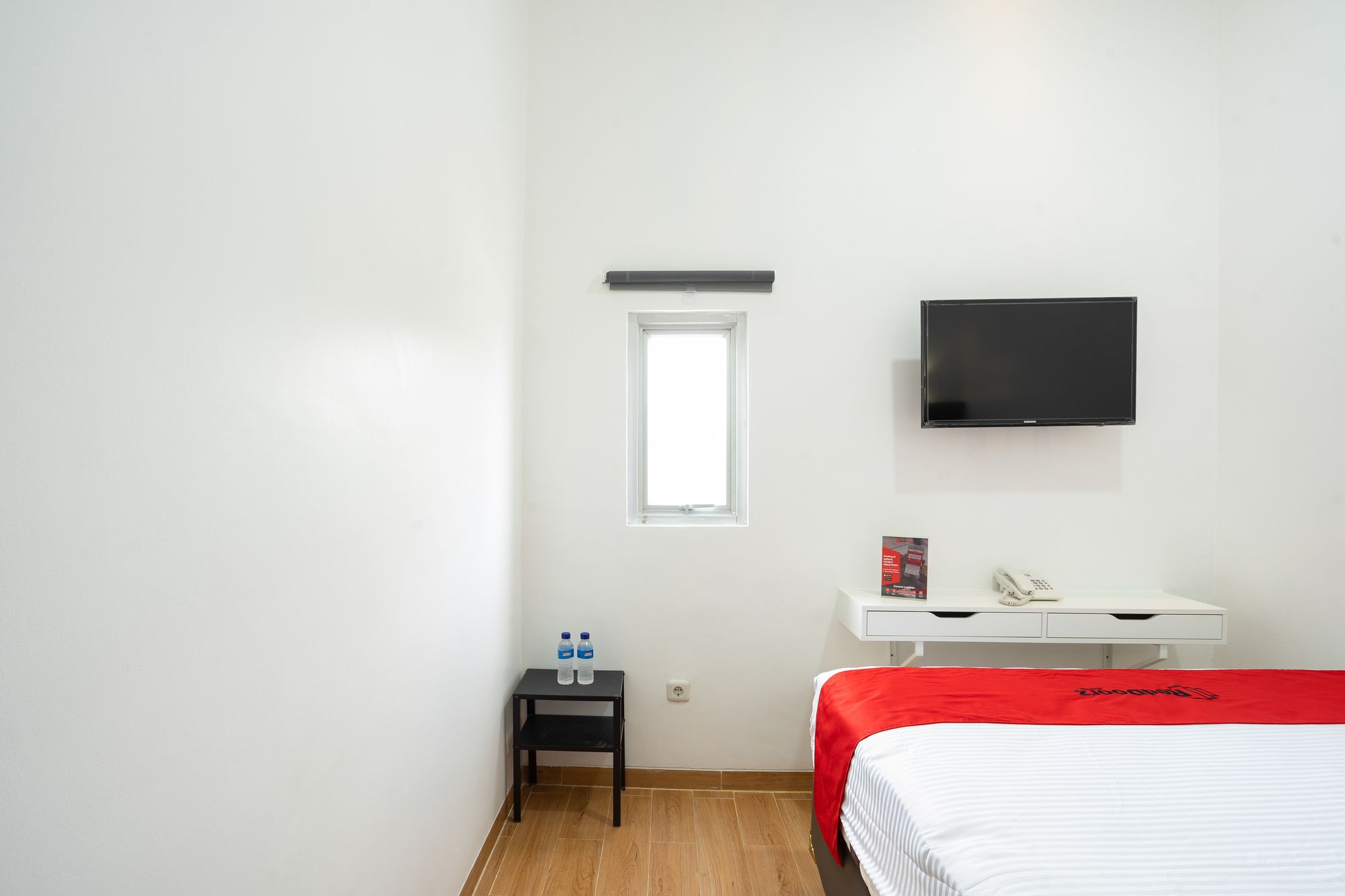 Фото RedDoorz Plus @ Danau Sunter Utara