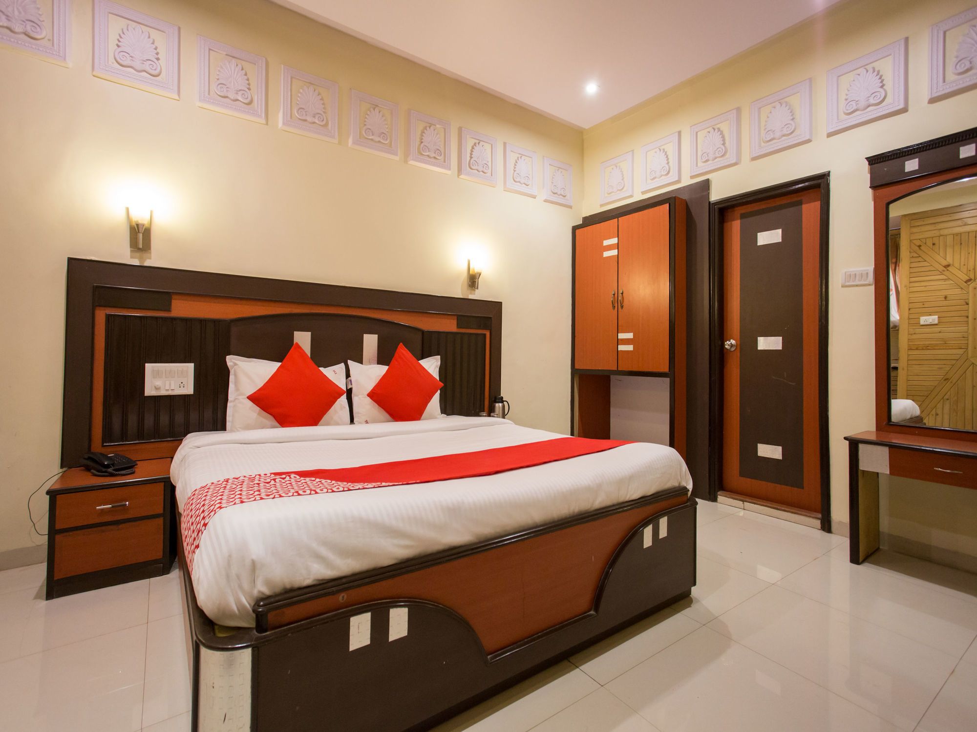 Фото Hotel Pratap Heritage