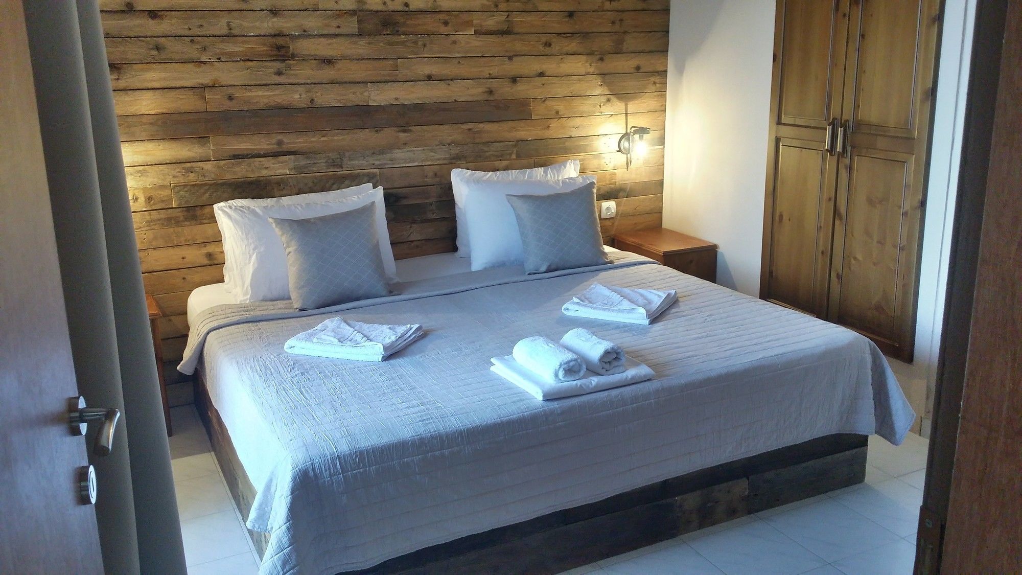 Фото Anemos Hotel