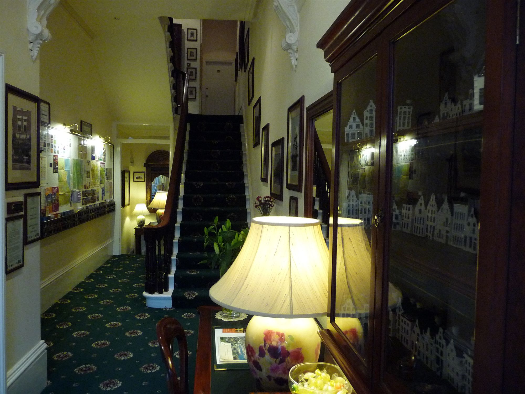 Фото Mansion House