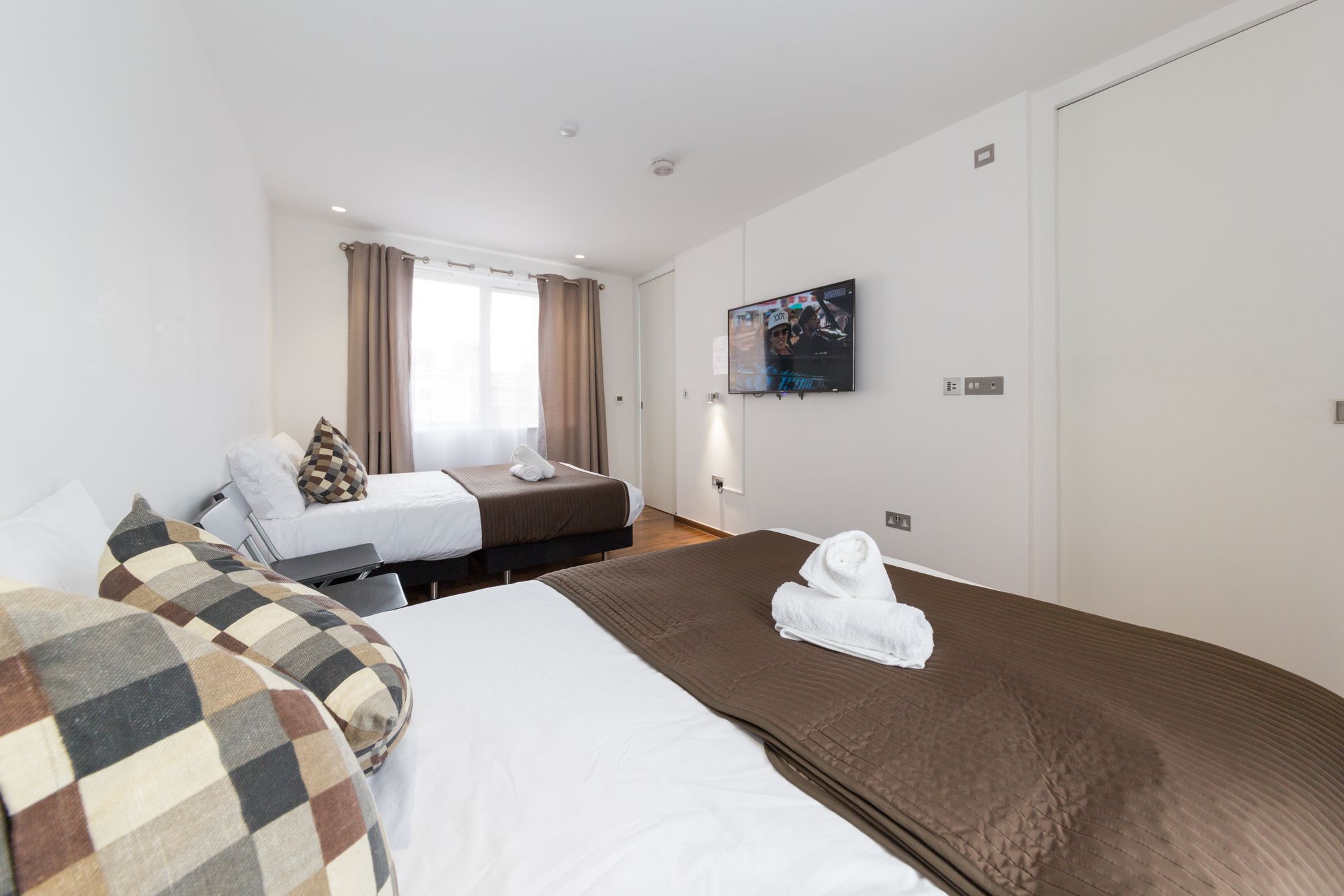 Фото Chester Hotel