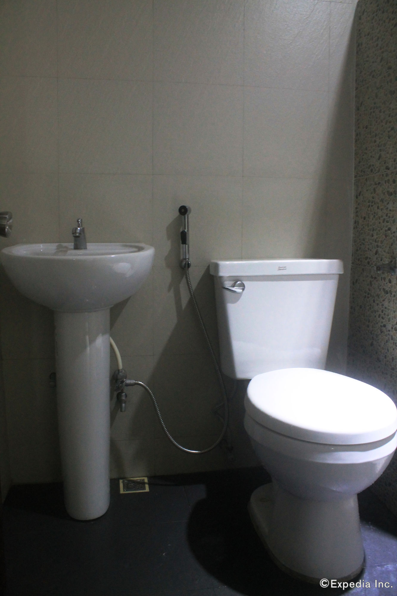 Фото Halina Drive Inn Hotels - Sta Mesa