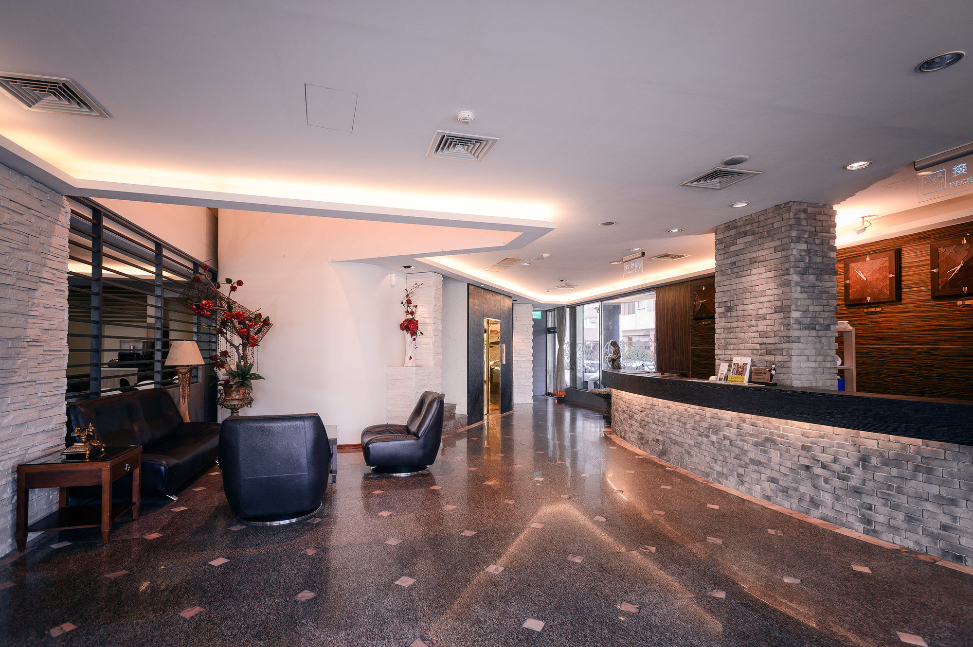 Фото Waugh Den Hotel