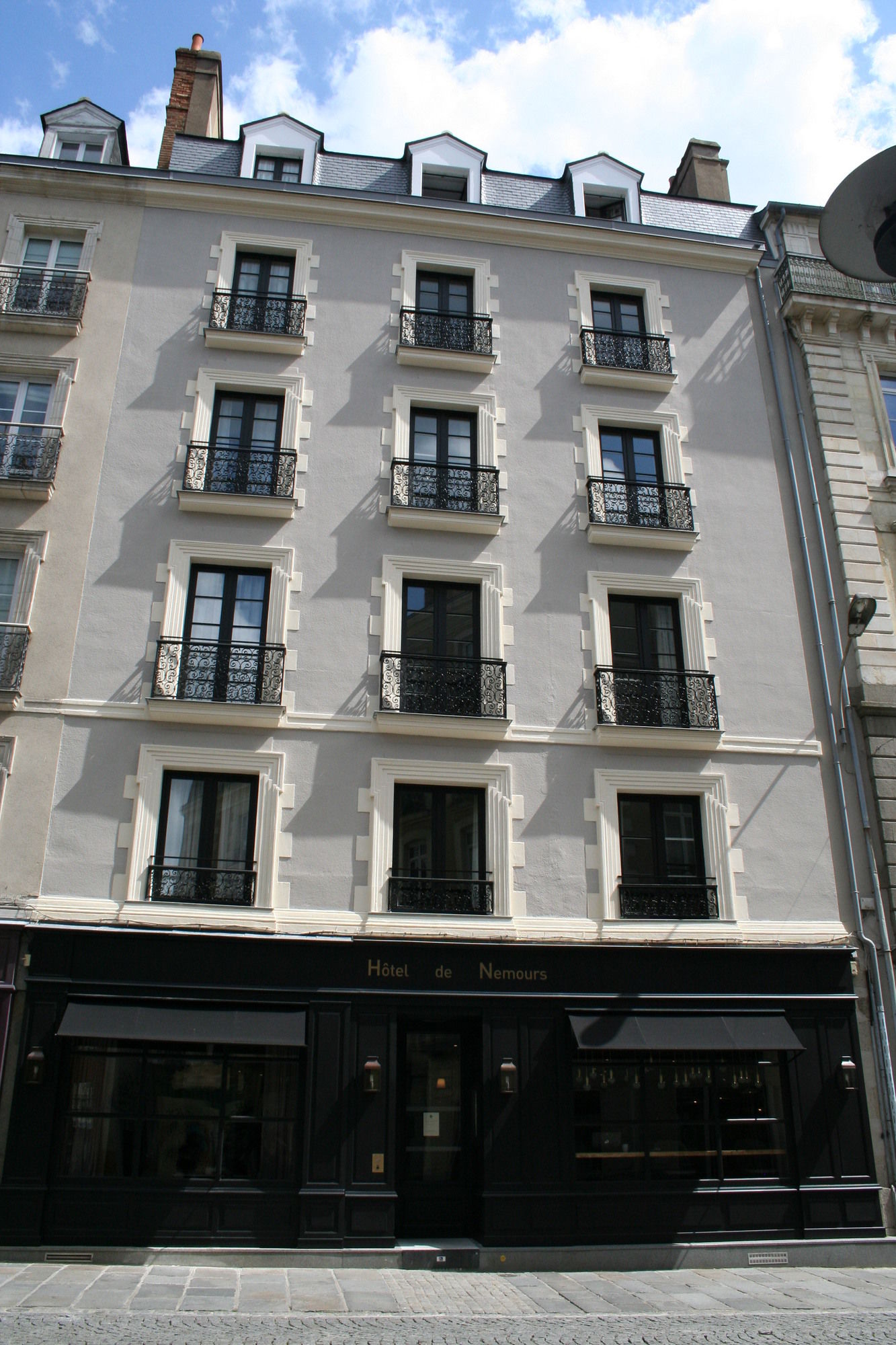 Фото Le Nemours Rennes