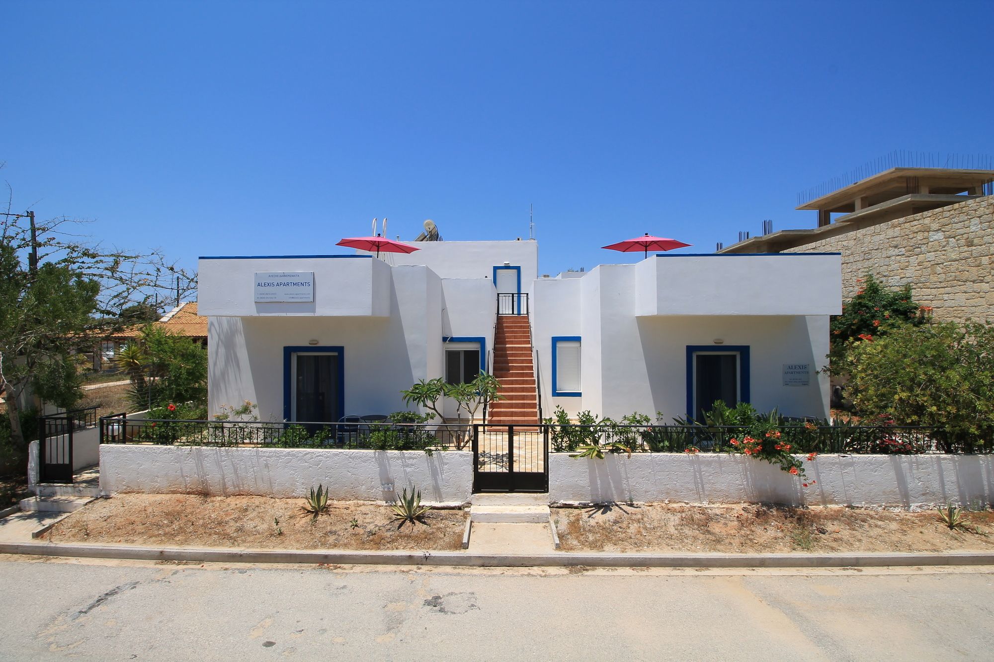 Фото Alexis Apartments