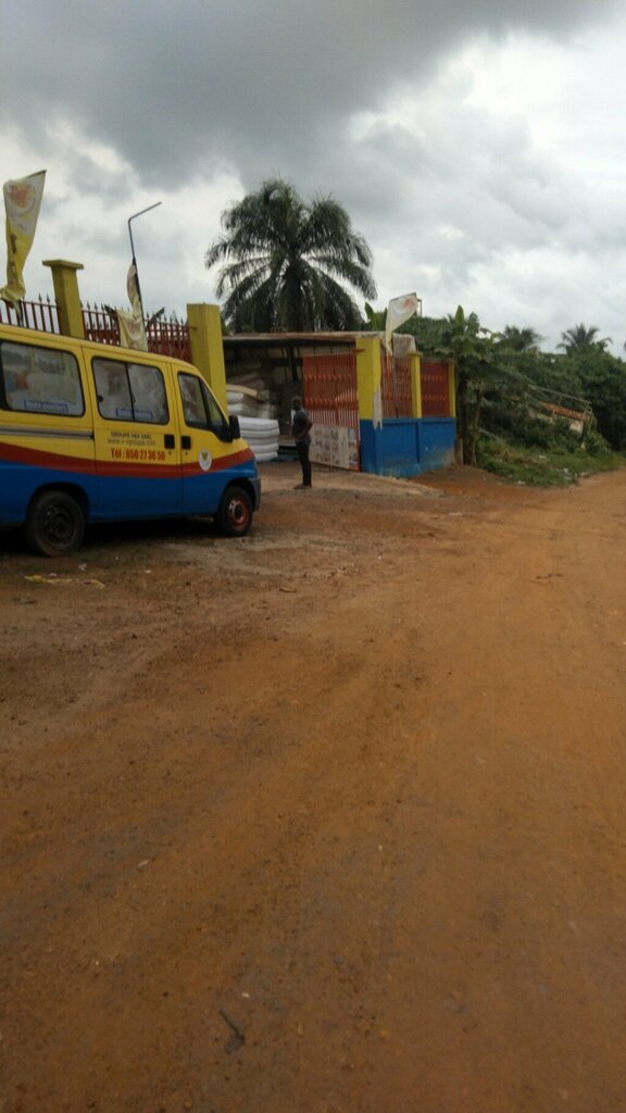 Department store V-V Groupe Yassa, Douala, photo