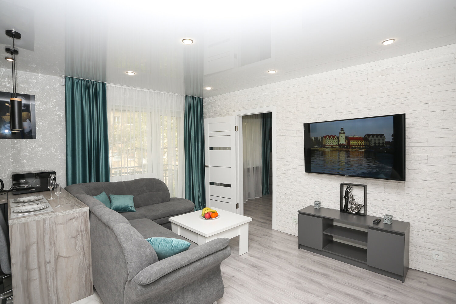 Фото Двухкомнатная квартира в самом центре