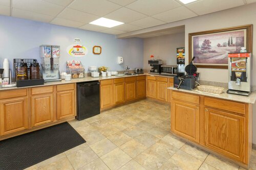 Гостиница Super 8 by Wyndham Michigan City в Мичиган Сити