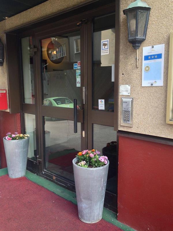 Фото Metro Hotel