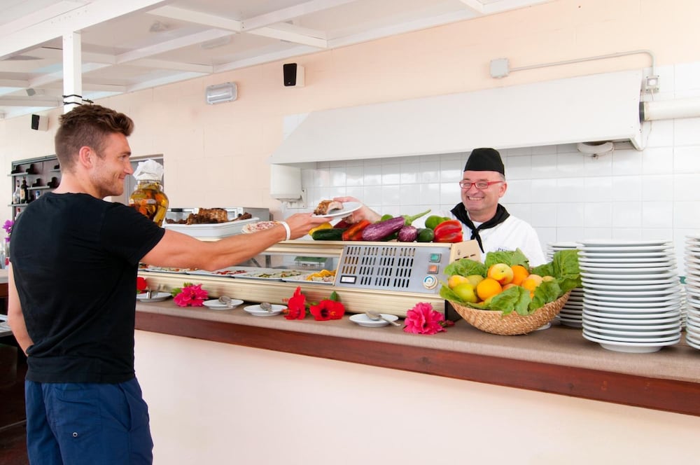 Фото Hostal Montesol