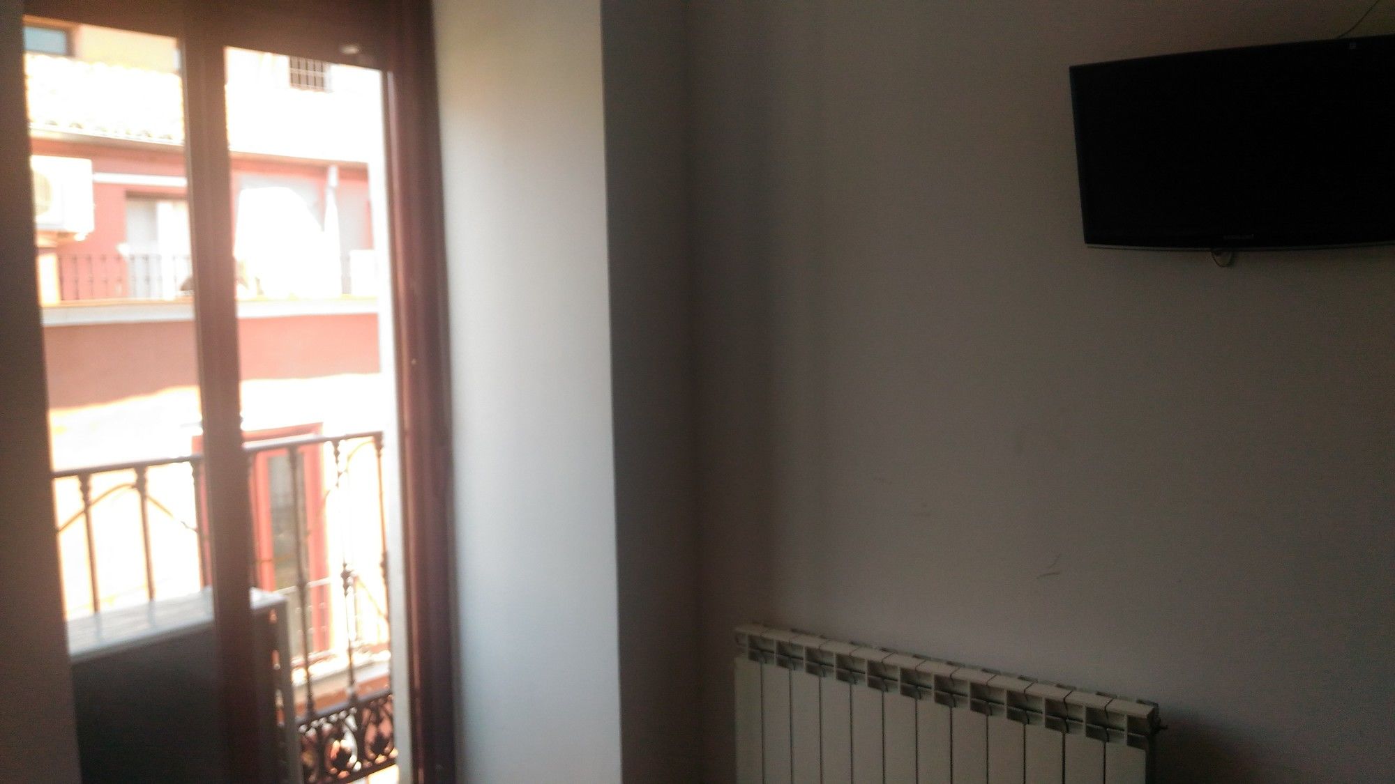 Фото Hostal Alaska