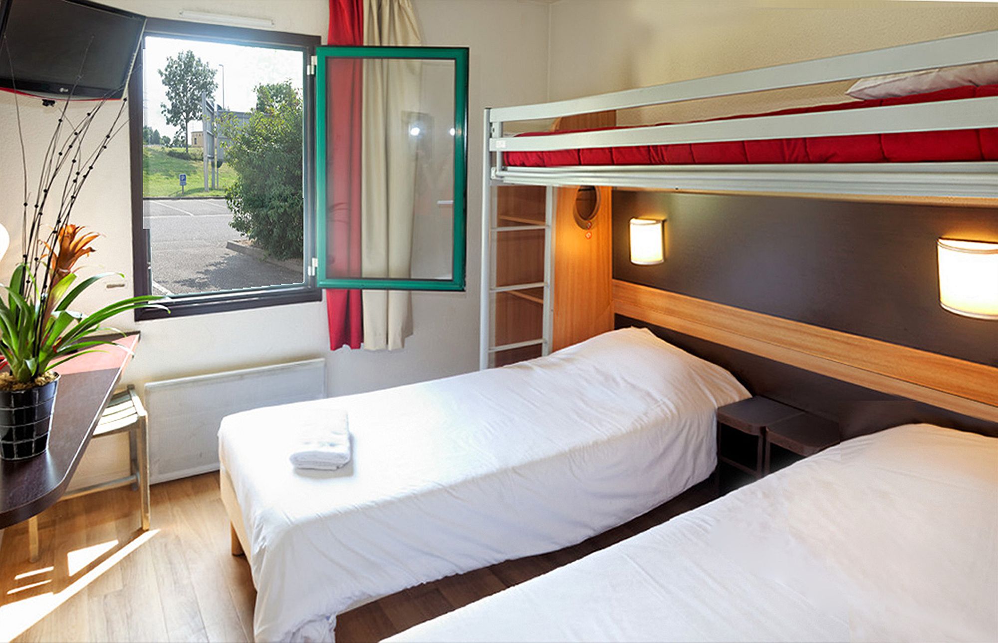 Фото Hôtel Inn Design Chartres Resto Novo