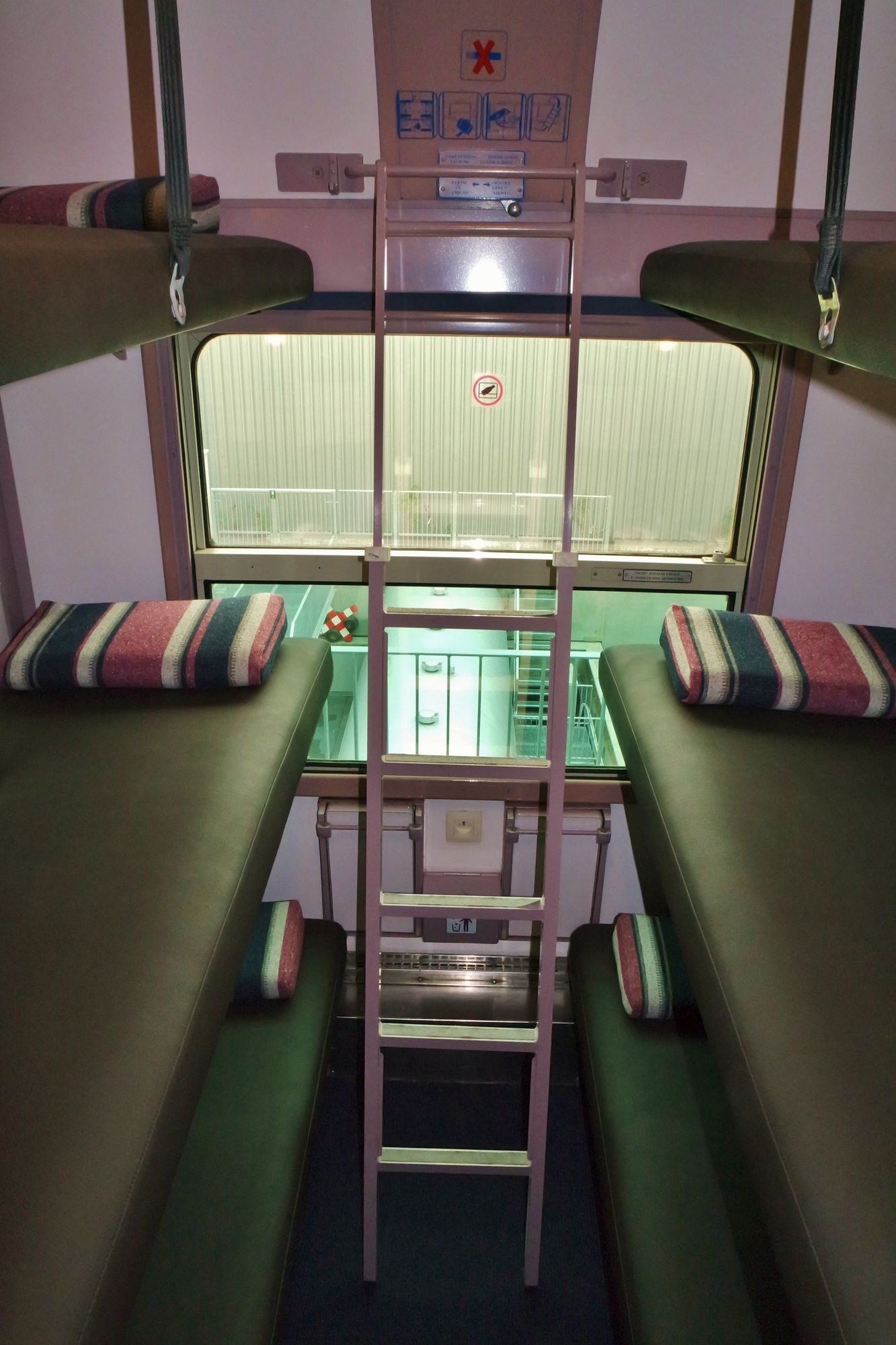 Фото Train Hostel