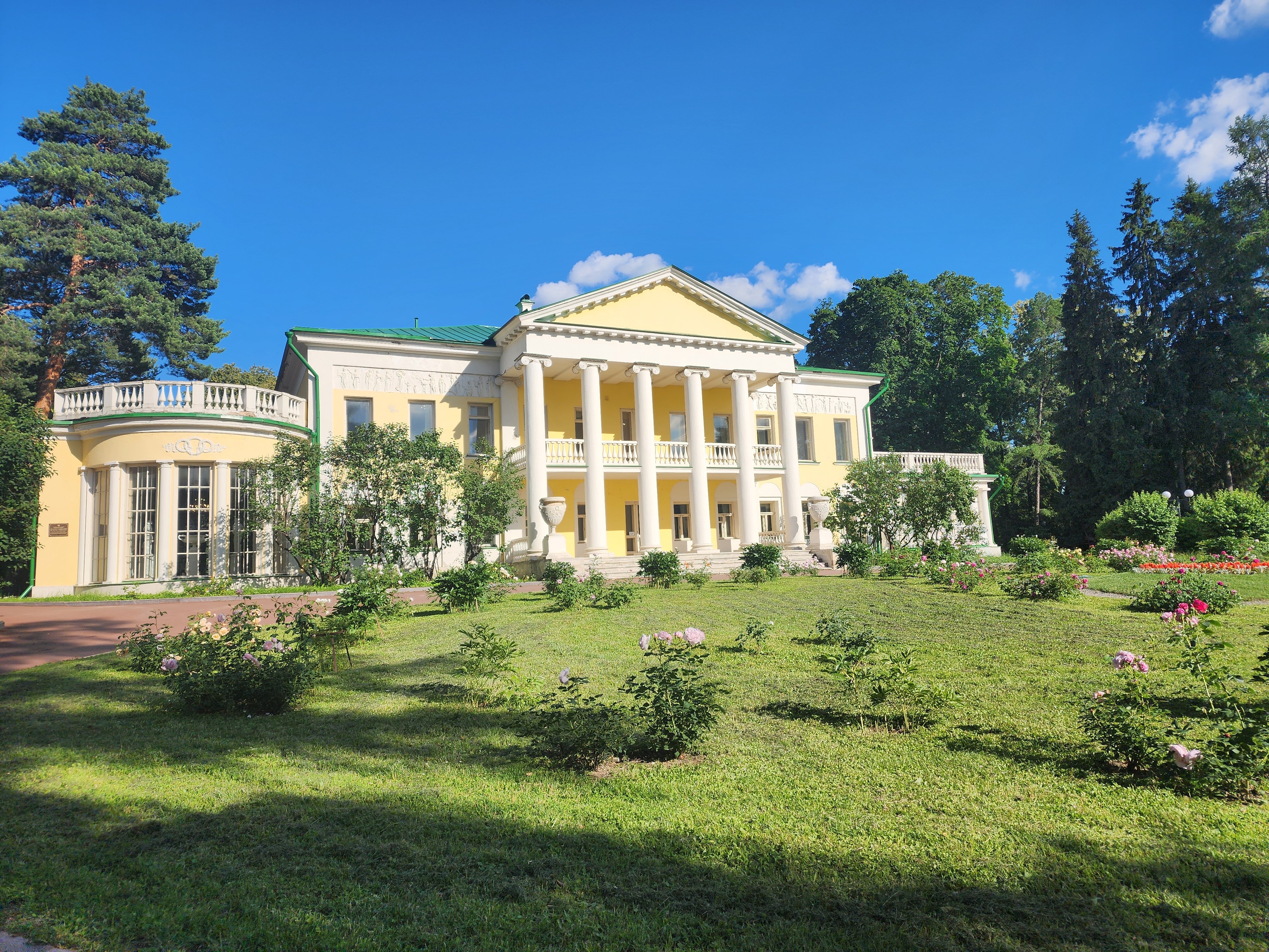 Фото Усадьба Горки