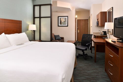 Гостиница Holiday Inn Express & Suites St Marys, an Ihg Hotel в Сент Мерис