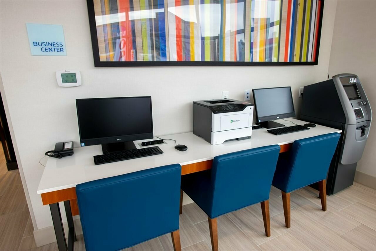 Фото Holiday Inn Express & Suites Jersey City - Holland Tunnel, an Ihg Hotel